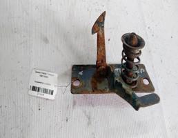 Ограничитель капота для Isuzu Trooper I (1981—1991)  запчасти бу