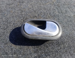 Крючок двери правой для Renault Megane II (2002—2006)  запчасти бу