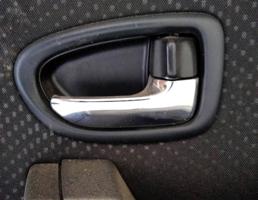 Крючок двери задней правой для Nissan Almera G15 (2012—2018)  запчасти бу