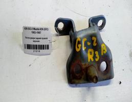 Петля двери задней верхняя правая для Mazda 626 GC (1982—1987)  запчасти бу