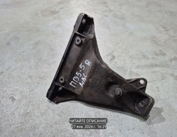 Кронштейн ДВС правый для VOLKSWAGEN Passat B5 (1996—2001)  запчасти бу