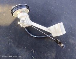 Датчик уровня топлива для Audi A6 C5 (1997—2001)  запчасти бу