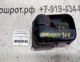 Крючок двери левой для Nissan Maxima A32 (1994—2000)  запчасти бу