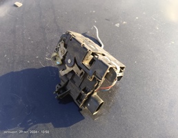 Замок двери передней правой для Audi A6 C5 (1997—2001)  запчасти бу