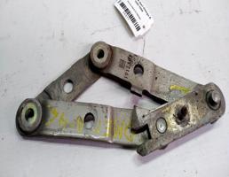 Петля капота левая для Opel Omega A (1984—1994)  запчасти бу