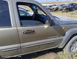 Дверь передняя правая для Jeep Cherokee III (2001—2004)  запчасти бу