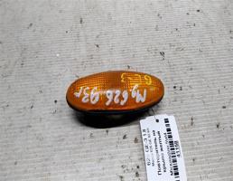 Повторитель на крыло желтый для Mazda 626 GE (1991—1997)  запчасти бу