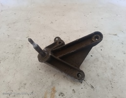 Кронштейн КПП левый для Renault Logan I (2004—2009)  запчасти бу