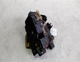 Замок двери задней левой для Audi A6 C5 97-04г  запчасти бу