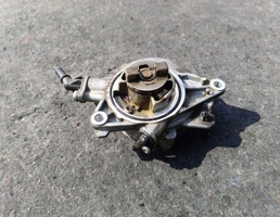 Насос вакуумный для Peugeot 3008 I рестайлинг (2013—2016)  запчасти бу