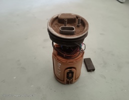 Насос топливный электрический для VOLKSWAGEN Polo III (1994—2002)  запчасти бу