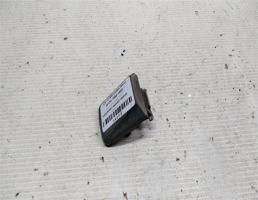 Заглушка ручки наружней задней левой для Mercedes-Benz E-класс W124/S124/C124/A124 (1984—1997)  запчасти бу