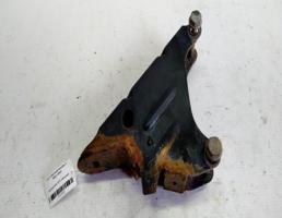 Кронштейн КПП передний для VOLKSWAGEN Golf Mk2 (1983—1992)  запчасти бу