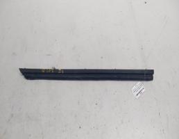 Молдинг двери нижний задней правой для Mercedes-Benz C-класс W202/S202 (1993—1997)  запчасти бу