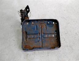 Крепление АКБ (корпус / подставка) для Mercedes-Benz W123 W123/V123/C123/S123 (1975—1986)  запчасти бу