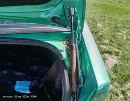 Амортизатор крышки багажника пара для VOLKSWAGEN Polo III (1994—2002)  запчасти бу