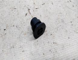 Заглушка датчика t фланца ГБЦ для Audi 80 B3 (1986—1991)  запчасти бу