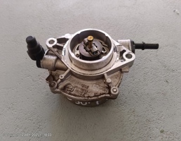 Насос вакуумный для Land Rover Defender I рестайлинг (2007—2016)  запчасти бу