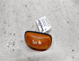 Повторитель на крыло желтый для Nissan Almera N15 (1995—2000)  запчасти бу