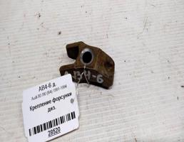 Крепление форсунки дизельной для Audi 80 B4 (1991—1996)  запчасти бу