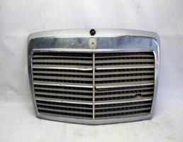 Решетка радиатора для Mercedes-Benz E-класс W124/S124/C124/A124 (1984—1997)  запчасти бу