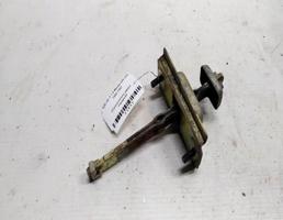 Ограничитель двери передней для Mazda 626 GE (1991—1997)  запчасти бу