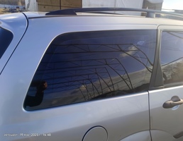 Стекло кузовное глухое правое для Ford Focus 1 98-05г  запчасти бу