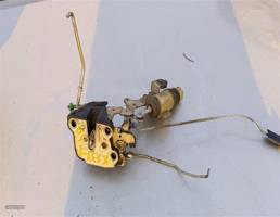 Замок двери задней левой для Toyota Crown S130 (1987—1999)  запчасти бу