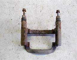 Скоба суппорта переднего для Toyota Camry XV20 (1994—2002)  запчасти бу