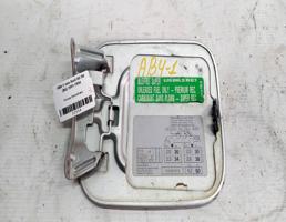 Лючок топливного бака для Audi 80 B4 91-94г  запчасти бу