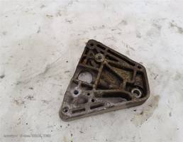 Кронштейн для Peugeot 107 I рестайлинг (2009—2012)  запчасти бу