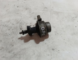 Насос топливный механический для Opel Rekord E (1977—1986)  запчасти бу