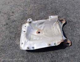 Защита коллектора экран для Peugeot 3008 I рестайлинг (2013—2016)  запчасти бу