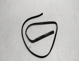 Резинка с крыши правая для Nissan Qashqai I (2006—2010)  запчасти бу