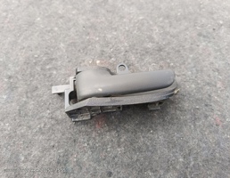 Крючок двери задней левой для Peugeot 107 I рестайлинг (2009—2012)  запчасти бу