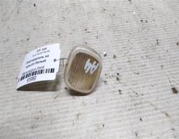 Повторитель на крыло белый для Audi A4 B5 (1994—1999)  запчасти бу