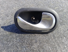 Крючок двери правой для Renault Megane II (2002—2006)  запчасти бу