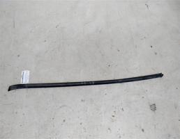 Молдинг стекла двери задней левой для Audi A4 B5 (1994—1999)  запчасти бу