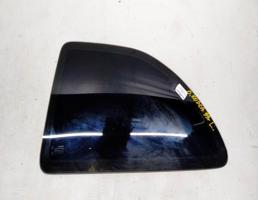 Стекло кузовное глухое левое для Opel Corsa B  запчасти бу