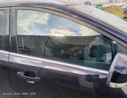 Стекло двери передней правой для Ford Focus III (2011—2015)  запчасти бу