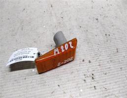 Повторитель на крыло желтый для Mercedes-Benz C-класс W202/S202 (1993—1997)  запчасти бу