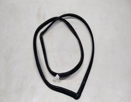 Резинка крышки багажника для Volvo 850 I (1991—1997)  запчасти бу