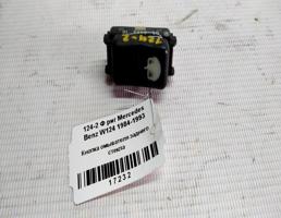 Кнопка омывателя стекла заднего для Mercedes-Benz E-класс W124/S124/C124/A124 (1984—1997)  запчасти бу