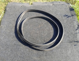 Резинка уплотнительная передняя левая для Renault Megane II (2002—2006)  запчасти бу