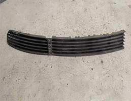 Решетка в бампер левая для VOLKSWAGEN Passat B5 (1996—2001)  запчасти бу