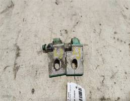 Петля двери пара для VOLKSWAGEN Polo III (1994—2002)  запчасти бу