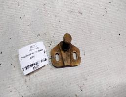 Ответная часть замка двери для VOLKSWAGEN Passat B2 (1980—1988)  запчасти бу