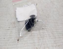 Пистон накладки задней для Nissan Almera N16 (2000—2003)  запчасти бу