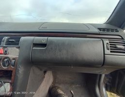 Крышка бардачка для Mercedes-Benz E-класс W210/S210 (1995—1999)  запчасти бу
