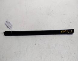 Молдинг стекла двери внутренний задней левой для Mercedes-Benz C-класс W202/S202 (1993—1997)  запчасти бу